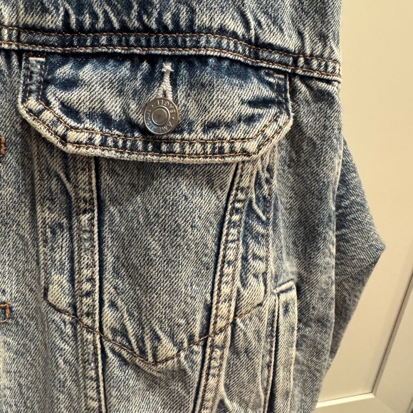 American Eagle Outfitters Light Blue Denim Jacket - Picture 5 of 8